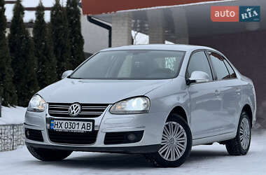 Седан Volkswagen Jetta 2010 в Летичіві