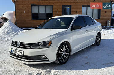 Седан Volkswagen Jetta 2015 в Житомире
