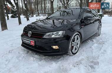 Седан Volkswagen Jetta 2016 в Киеве