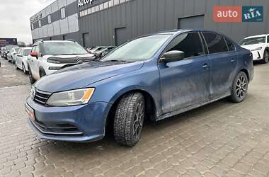 Седан Volkswagen Jetta 2015 в Львові
