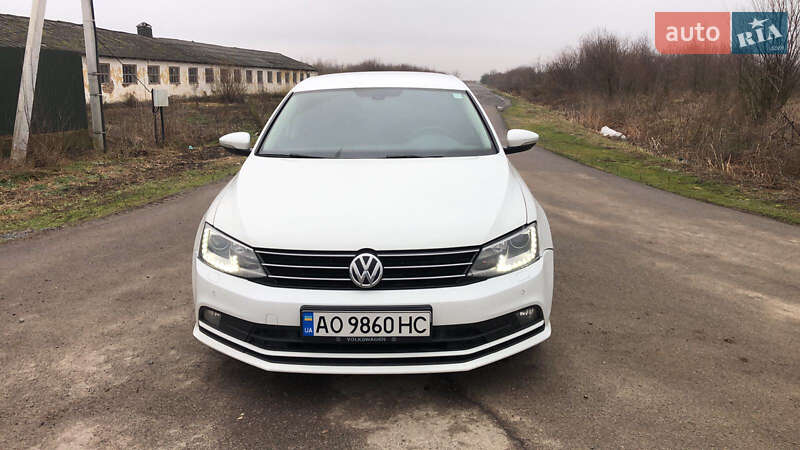 Седан Volkswagen Jetta 2015 в Мукачевому