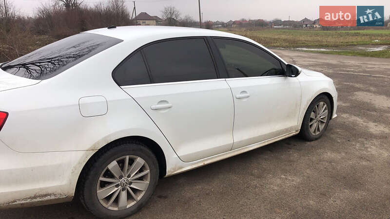 Седан Volkswagen Jetta 2015 в Мукачевому