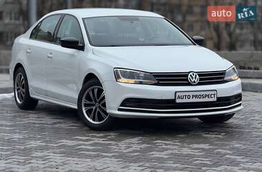 Седан Volkswagen Jetta 2016 в Кривом Роге