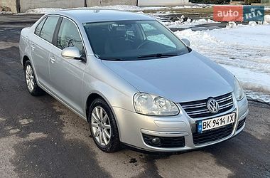 Седан Volkswagen Jetta 2007 в Дубно