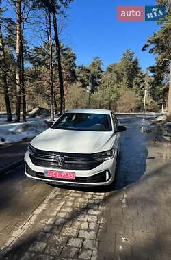 Седан Volkswagen Jetta 2023 в Львове