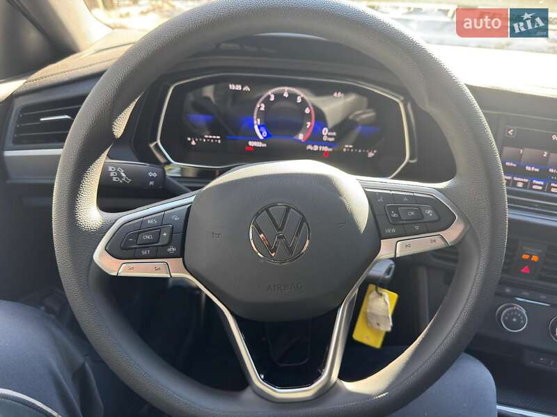 Седан Volkswagen Jetta 2023 в Львове