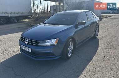 Седан Volkswagen Jetta 2015 в Ужгороді