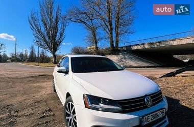 Седан Volkswagen Jetta 2017 в Дніпрі