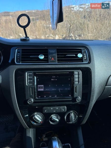 Седан Volkswagen Jetta 2015 в Рахове