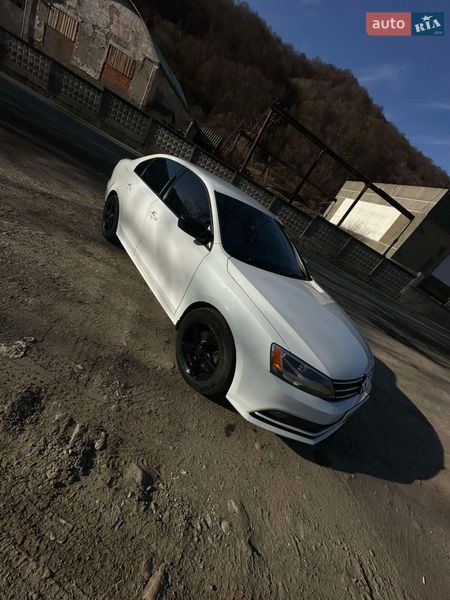 Седан Volkswagen Jetta 2015 в Рахове