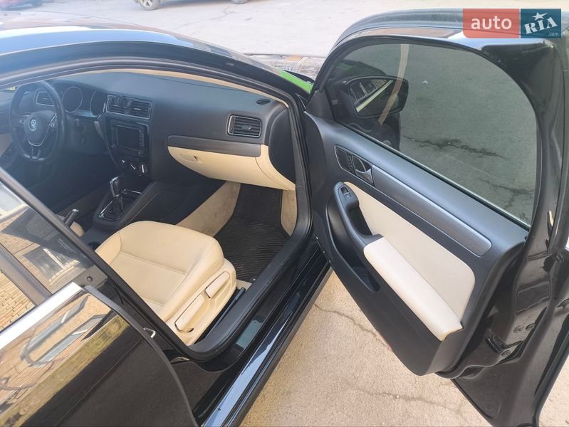 Седан Volkswagen Jetta 2015 в Киеве