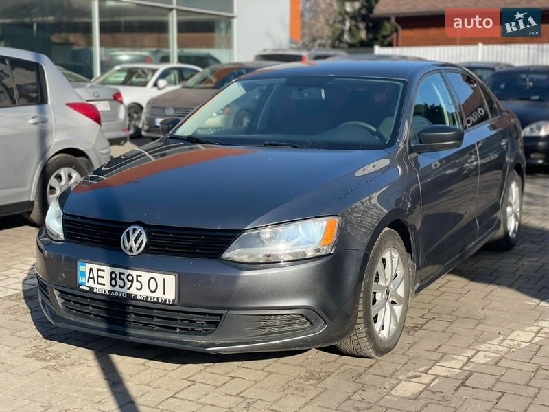 Седан Volkswagen Jetta 2014 в Днепре