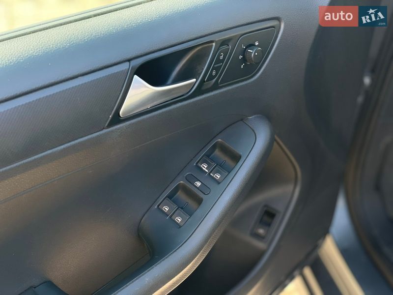 Седан Volkswagen Jetta 2014 в Днепре