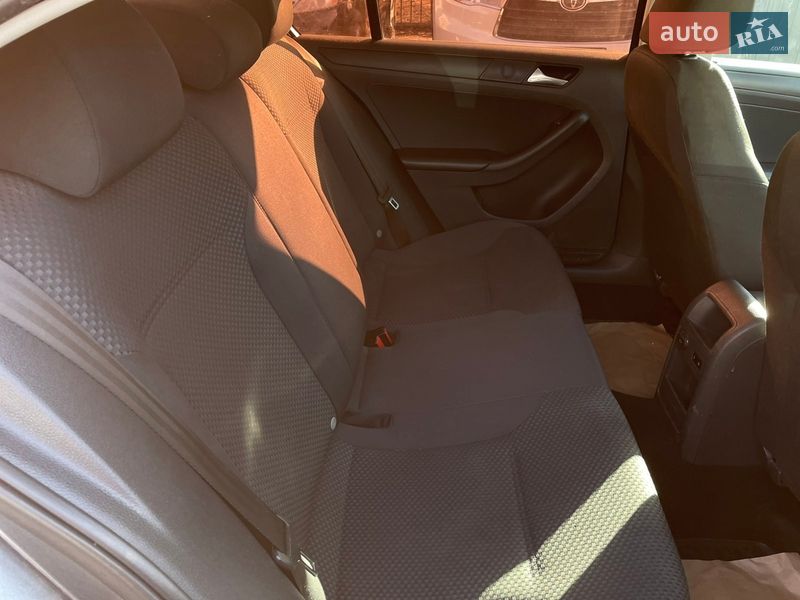 Седан Volkswagen Jetta 2014 в Днепре