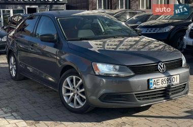 Седан Volkswagen Jetta 2014 в Днепре