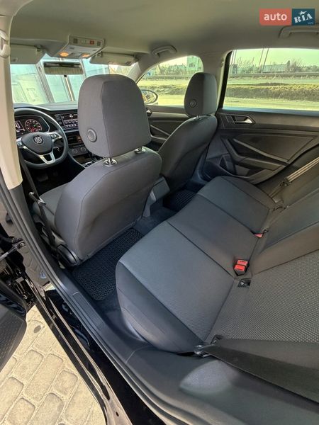 Седан Volkswagen Jetta 2020 в Львове