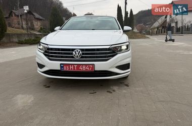 Седан Volkswagen Jetta 2019 в Львові