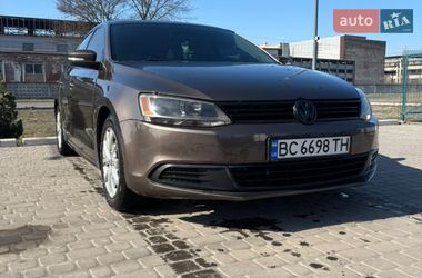 Седан Volkswagen Jetta 2013 в Львове