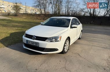 Седан Volkswagen Jetta 2014 в Львове