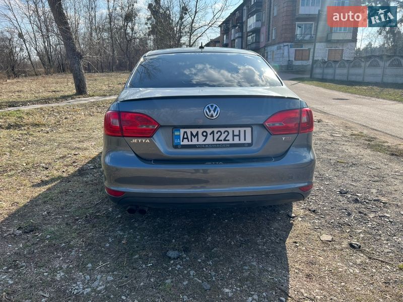 Седан Volkswagen Jetta 2011 в Житомире