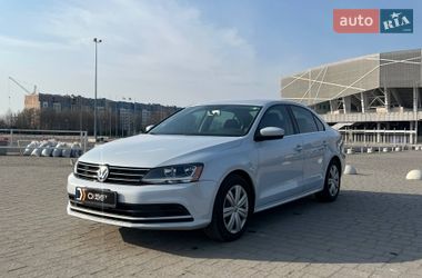 Седан Volkswagen Jetta 2017 в Львове