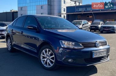 Седан Volkswagen Jetta 2012 в Києві