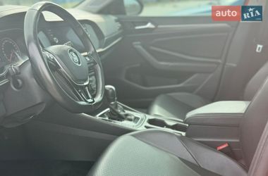 Седан Volkswagen Jetta 2019 в Львові