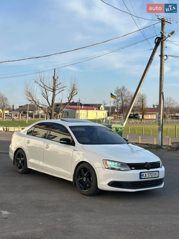 2010 Volkswagen Jetta - мініатюра 12