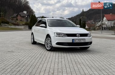 Седан Volkswagen Jetta 2014 в Львове