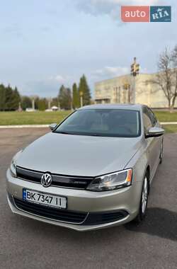 Седан Volkswagen Jetta 2013 в Ровно
