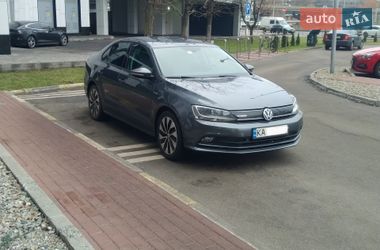 Седан Volkswagen Jetta 2015 в Киеве