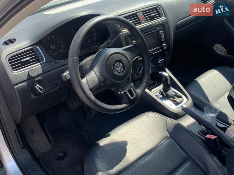 Седан Volkswagen Jetta 2010 в Шептицькому