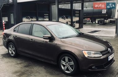 Седан Volkswagen Jetta 2011 в Львове