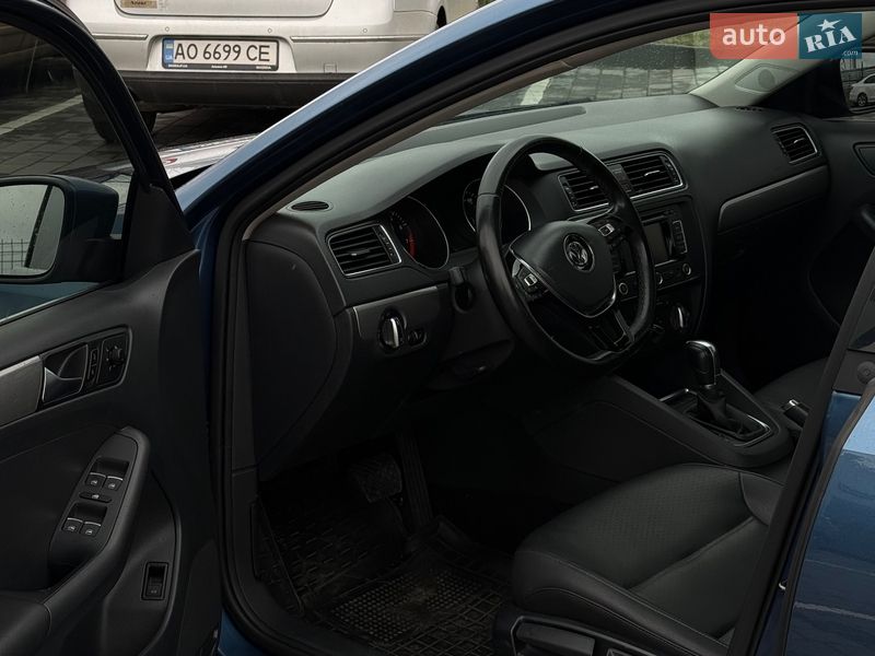 Седан Volkswagen Jetta 2014 в Ивано-Франковске