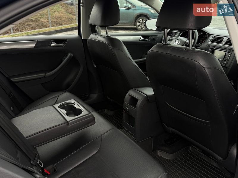 Седан Volkswagen Jetta 2014 в Ивано-Франковске