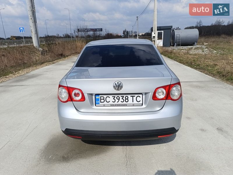 Седан Volkswagen Jetta 2005 в Львове