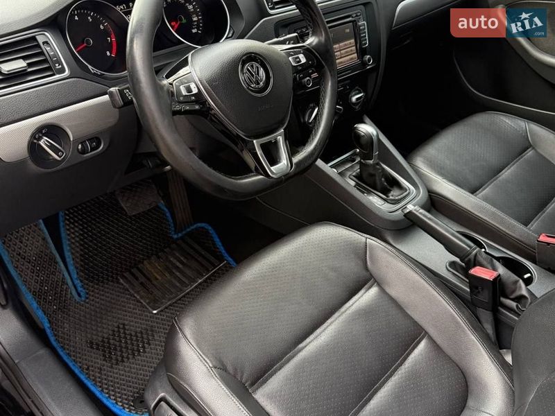 Седан Volkswagen Jetta 2015 в Чернигове