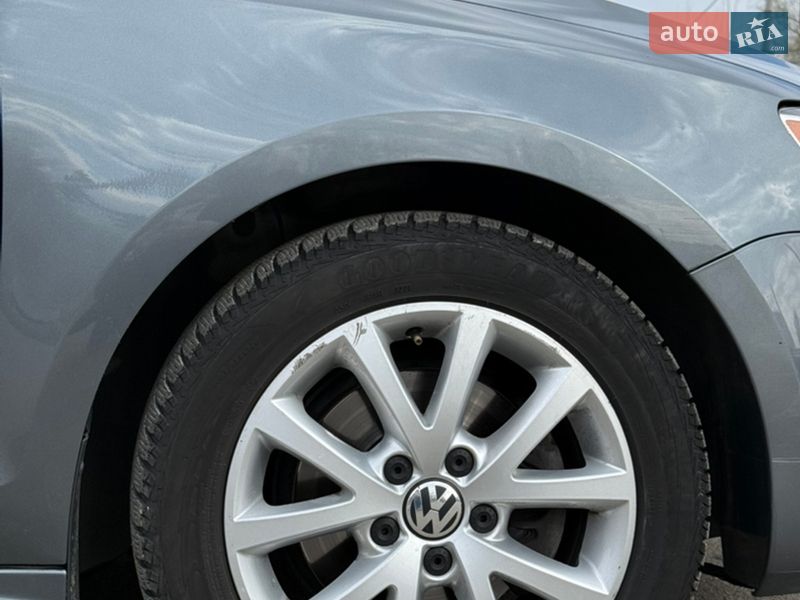Седан Volkswagen Jetta 2013 в Киеве