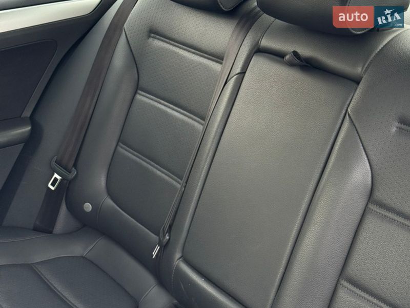 Седан Volkswagen Jetta 2013 в Киеве