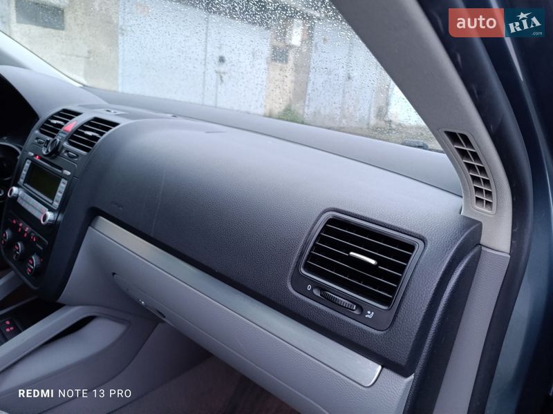 Седан Volkswagen Jetta 2006 в Тернополі