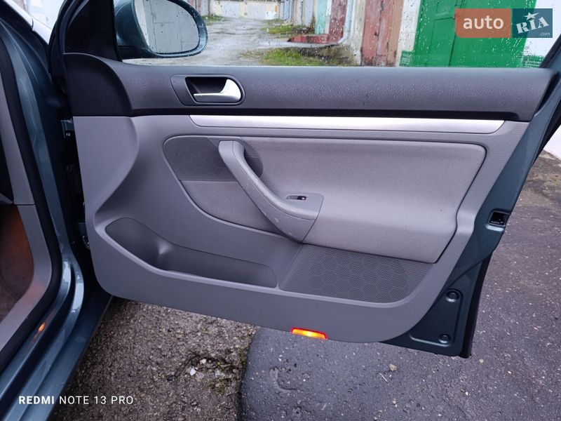 Седан Volkswagen Jetta 2006 в Тернополі