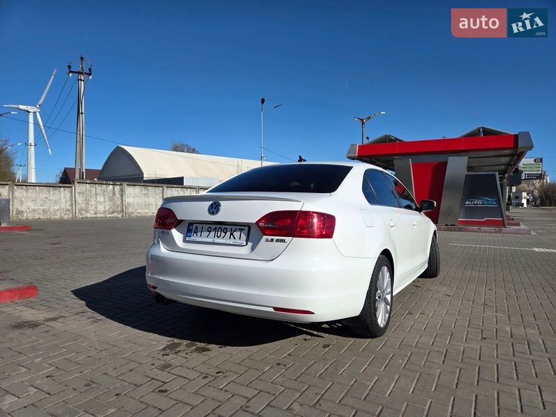 Седан Volkswagen Jetta 2012 в Борисполе