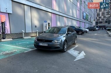 Седан Volkswagen Jetta 2010 в Киеве