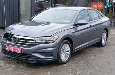 Седан Volkswagen Jetta 2019 в Луцке