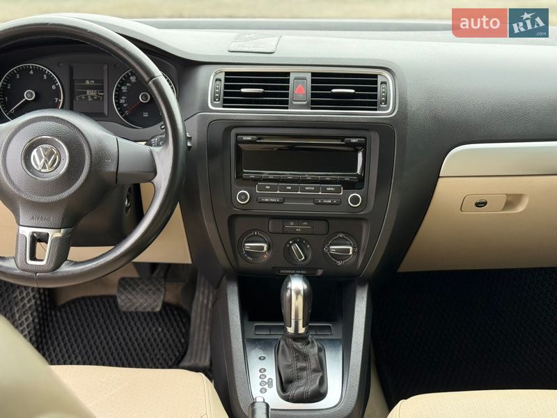 Седан Volkswagen Jetta 2013 в Ивано-Франковске фото 10 Седан Volkswagen Jetta 2013 в Ивано-Франковске