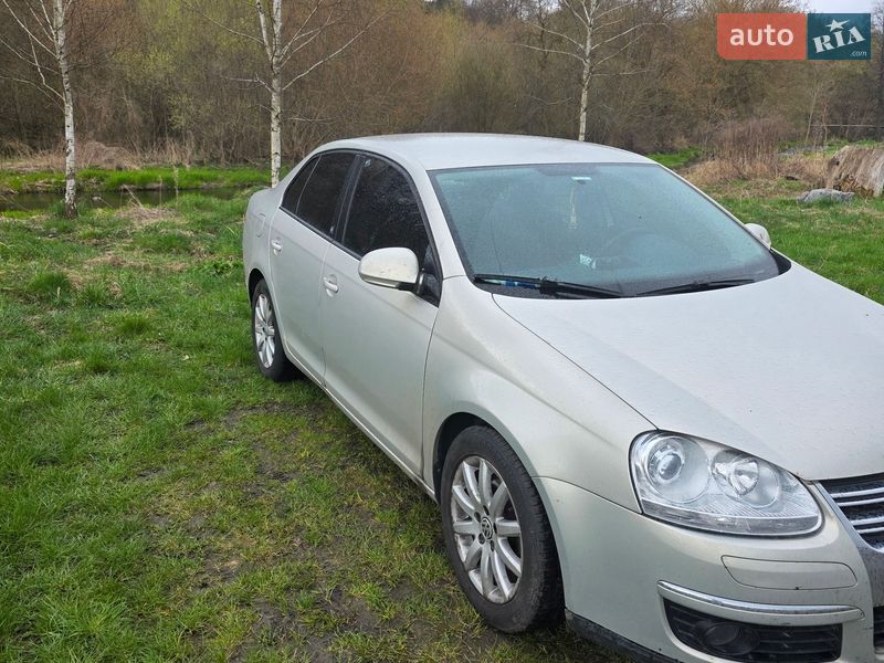 Седан Volkswagen Jetta 2010 в Житомире