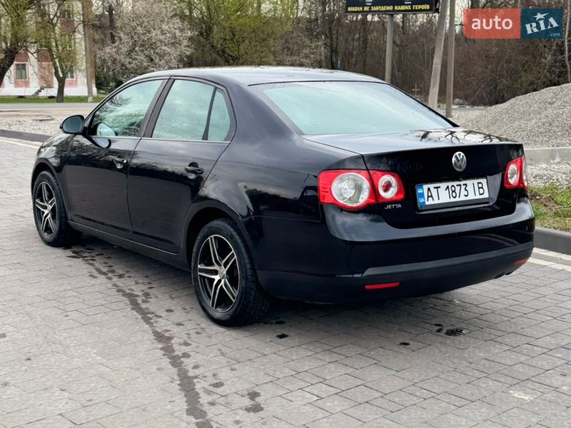 Седан Volkswagen Jetta 2006 в Надворной