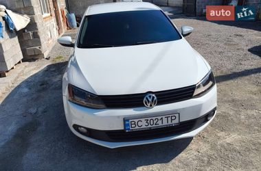 Седан Volkswagen Jetta 2014 в Львове