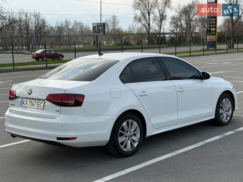 Седан Volkswagen Jetta 2016 в Киеве фото 3 Седан Volkswagen Jetta 2016 в Киеве