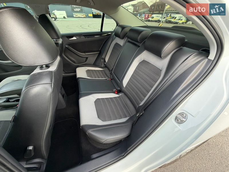 Седан Volkswagen Jetta 2016 в Киеве фото 18 Седан Volkswagen Jetta 2016 в Киеве
